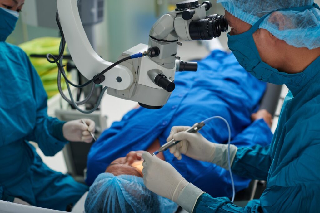 cataract-in-eye